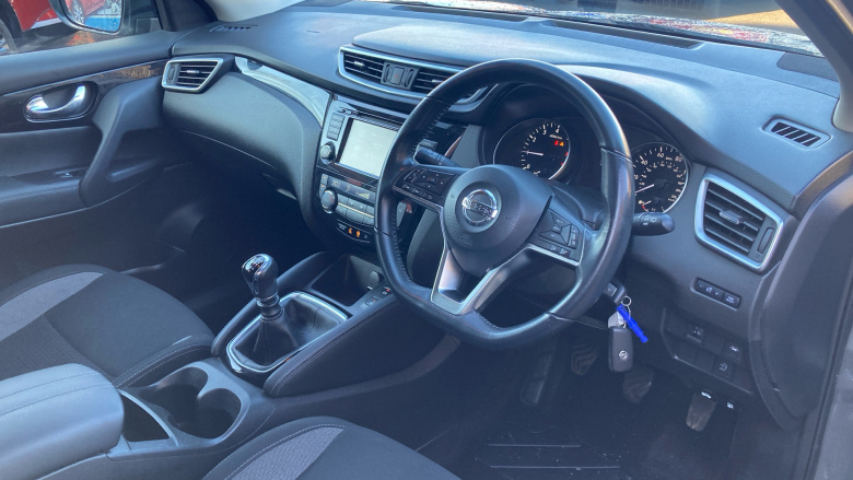 Nissan Qashqai 1.3 DiG-T 160 Acenta Premium 5dr Petrol Hatchback